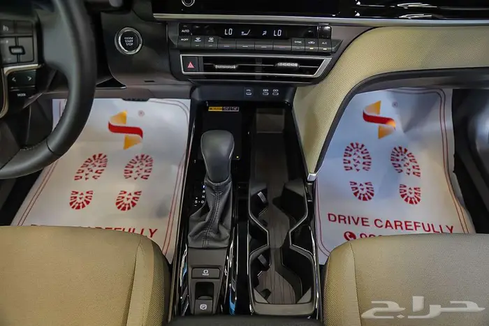 كامري LE 2025 الجديدة متوفرة الآن لدى مجموعة صالح للسيارات 13