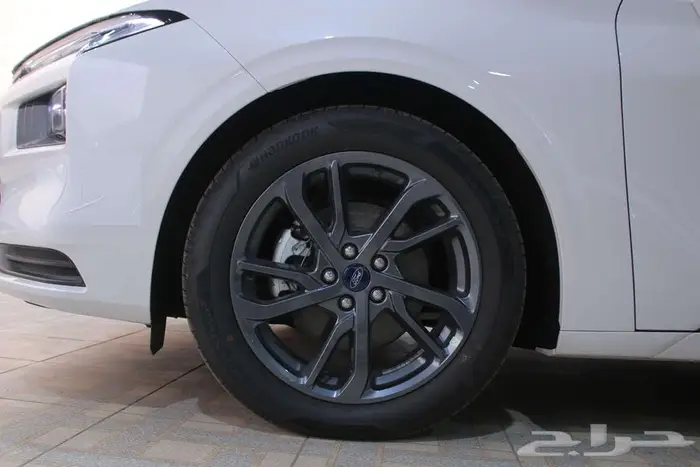 فورد تورس ترند 7