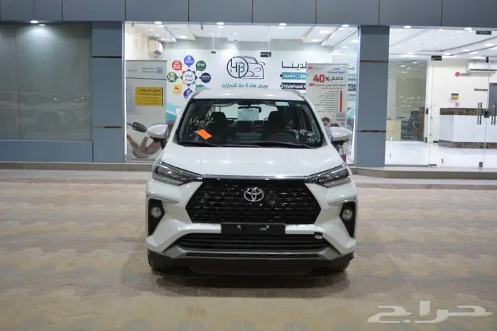 تويوتا فيلوز GLX فل موديل 2025 ابيض و رصاصي ورمادى 1