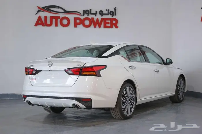 نيسان التيما نص فل موديل 2025 4