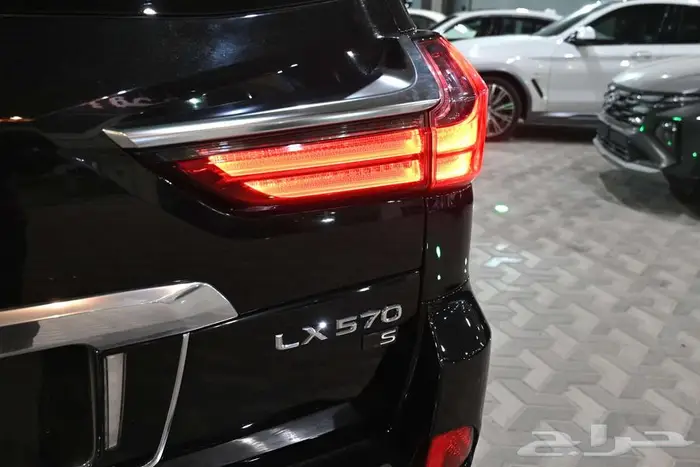 لكزس LX570s 2021 فل سعودي 6