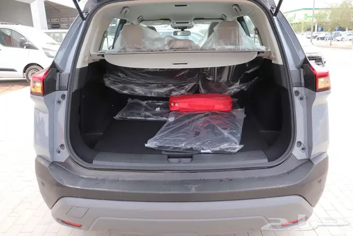 عرض خاص جدا نيسان اكستريل 5 راكب 2025 افضل سعر تسليم فوري 2