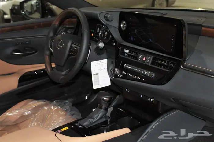 لكزس - ES300 HH هايبرد - 2025 - فل كامل - خليجي 11