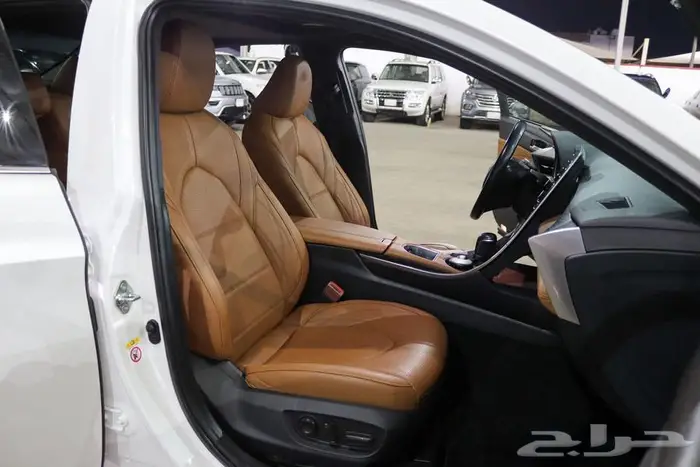 تويوتا افالون 2020 فل كامل بريميوم 16