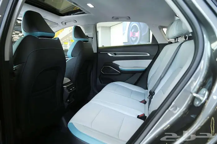 استهلاك وقود اقتصادي وتصميم عصري   جيلي امجراند GK 2025 11