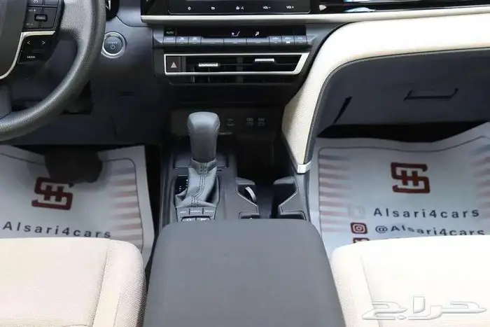 تويوتا كامري Eبنزين موديل 2025 3