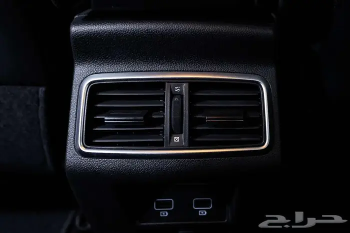 رينو ميجان اي 2024 صيانة وهدايا مجانية 19