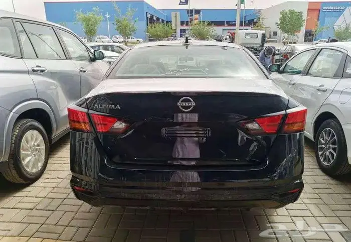 نيسان التيما 2.5 ستاندر 2025 11