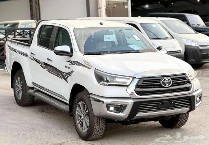 هايلوكس غمارتين S-GLX 4 4 اوتوماتيك بنزين 2025 1