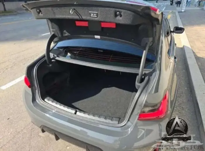 BMW 320i Mkit Sport pro Special Edition 2025 18