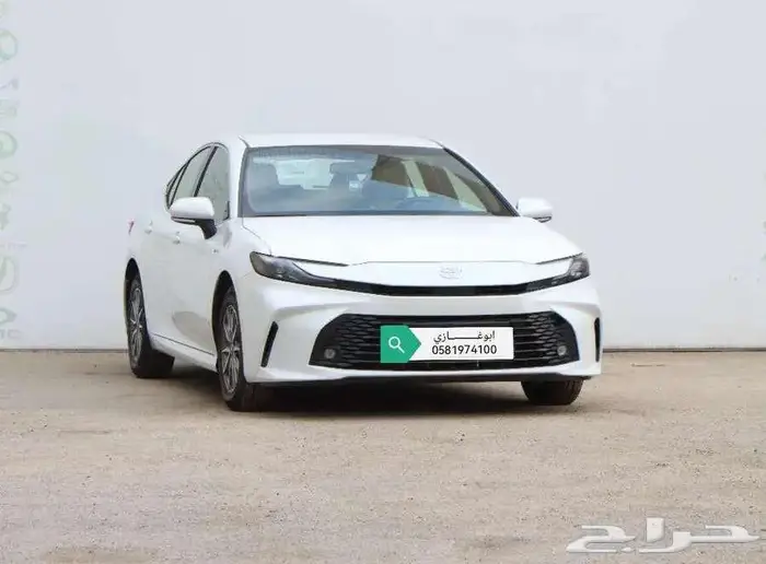 تويوتا كامري Eبنزين موديل 2025 21