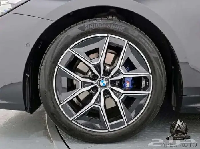 BMW 520i mkit 2024 أرخص سعر داخلي اوف وايت بلاك ادشن 5