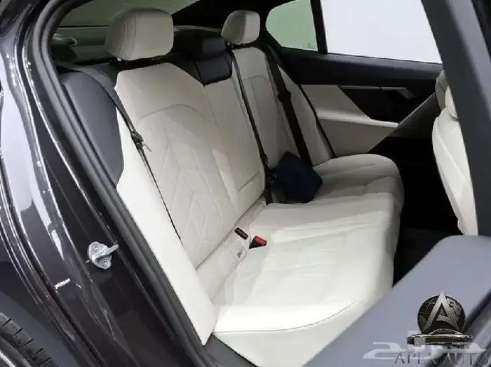 BMW 520i mkit 2024 أرخص سعر داخلي اوف وايت بلاك ادشن 16