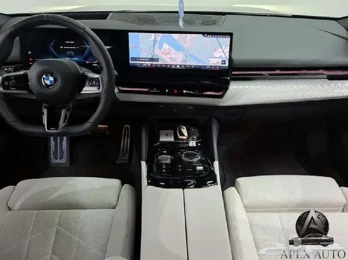BMW 520i mkit 2024 أرخص سعر داخلي اوف وايت بلاك ادشن 13