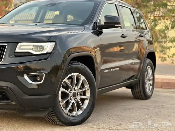 جراند شروكي 14 لاريدو 1