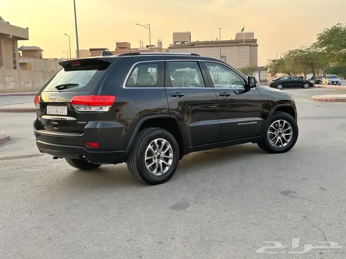 جراند شروكي 14 لاريدو 6