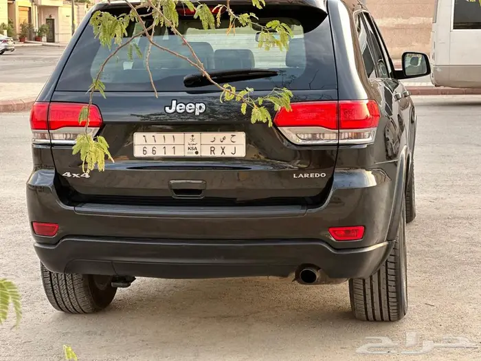 جراند شروكي 14 لاريدو 15