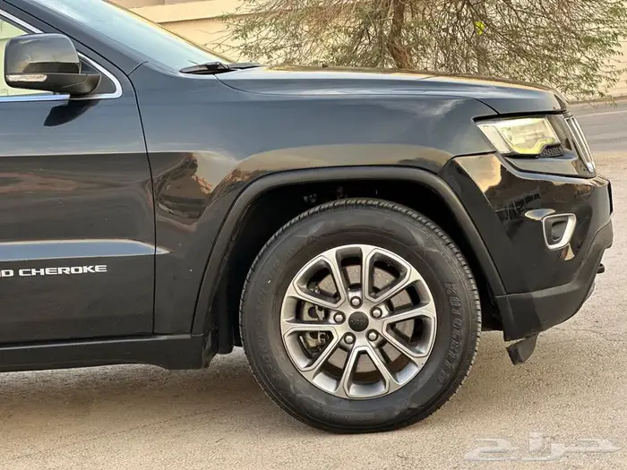 جراند شروكي 14 لاريدو 18