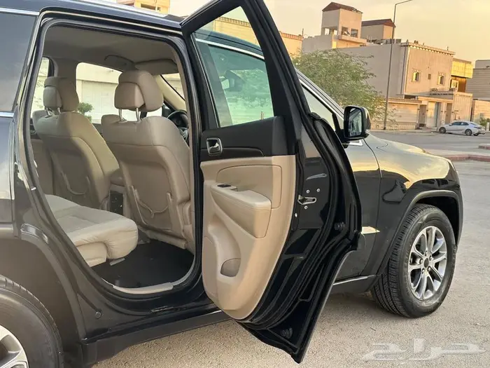 جراند شروكي 14 لاريدو 19