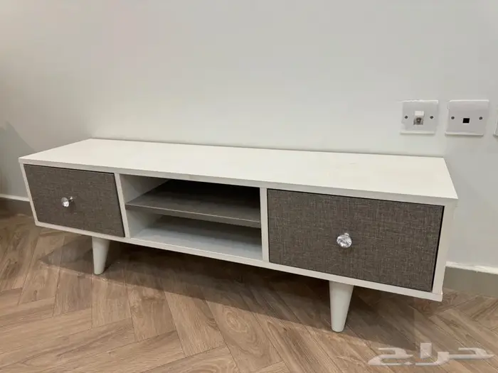 طاولة شاشه 1