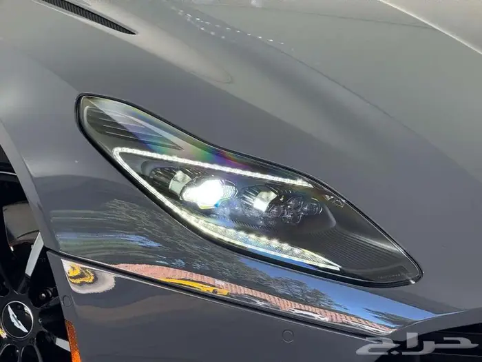 2023 Aston Martin DB11 Volante 10