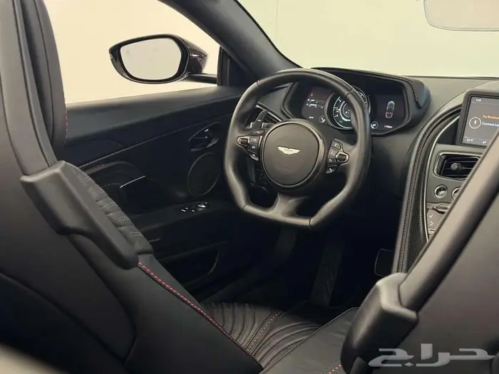 2023 Aston Martin DB11 Volante 30