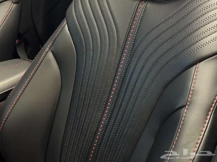 2023 Aston Martin DB11 Volante 29