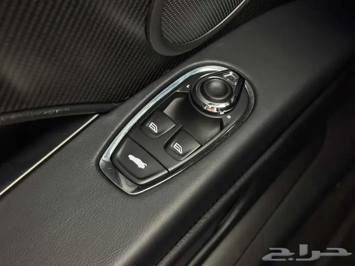 2023 Aston Martin DB11 Volante 42