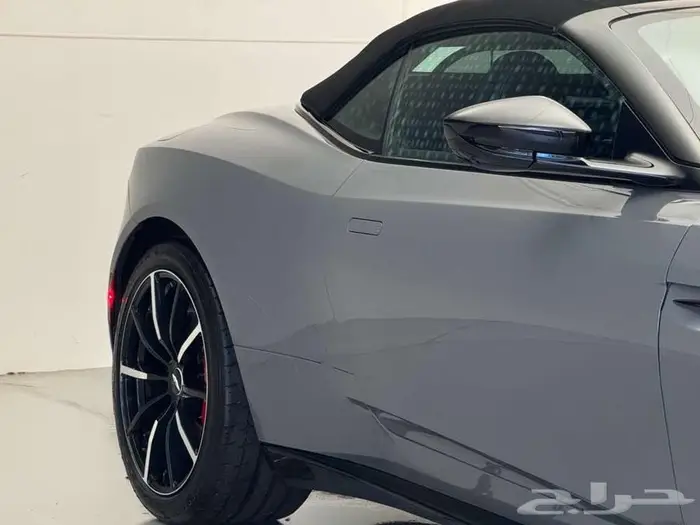 2023 Aston Martin DB11 Volante 5