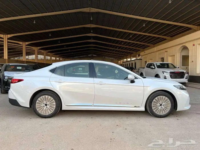 تويوتا كامري LE بنزين 2025 متاح اقساط و كاش 2