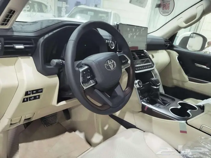 تويوتا لاندكروزر_GXR_رقم_4_دبل_بنزين_سعودي_2025 فقط 322الف 8