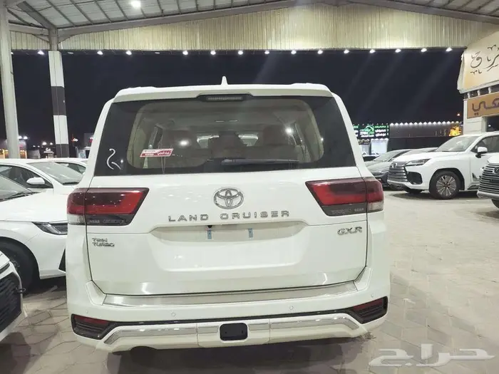 تويوتا لاندكروزر_GXR_رقم_4_دبل_بنزين_سعودي_2025 فقط 322الف 6