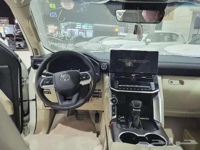 تويوتا لاندكروزر_GXR_رقم_4_دبل_بنزين_سعودي_2025 فقط 322الف 9