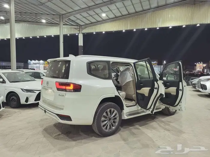 تويوتا لاندكروزر_GXR_رقم_4_دبل_بنزين_سعودي_2025 فقط 322الف 10