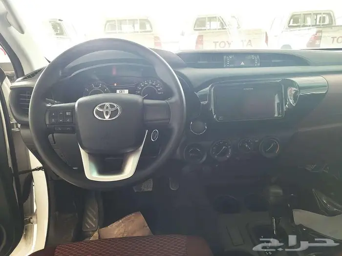 تويوتا هايلوكس غمارتين ديزل2.4 موديل 2025 عرض خاص 123500الف 5