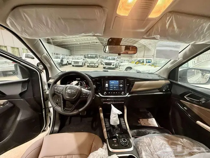 ايسوزو جيب ام يو اكس فل كامل دبل ديفلوك موديل 2025 3