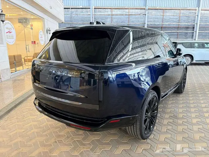 رنج روفر HSE V8 موديل 2025 - داخلي أوف وايت - 4