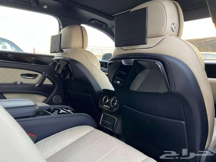 بنتلي بنتياقا موديل 2017 مستعمل بدى وكالة 8