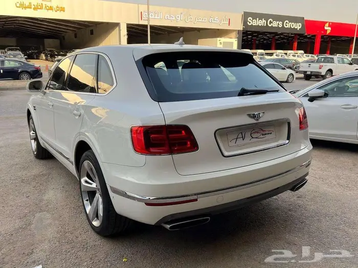 بنتلي بنتياقا موديل 2017 مستعمل بدى وكالة 9