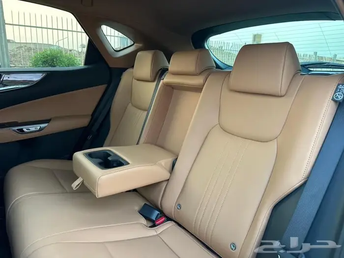 لكزس NX350 2024 شبه جديد 14