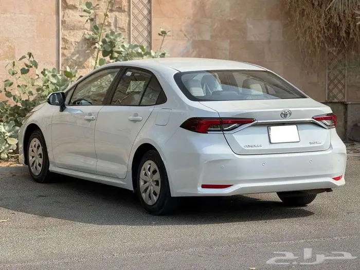 تويوتا كرولا مكينة 2.0 موديل 2023 ممشي 59 الف كيلو بدي بلد 4