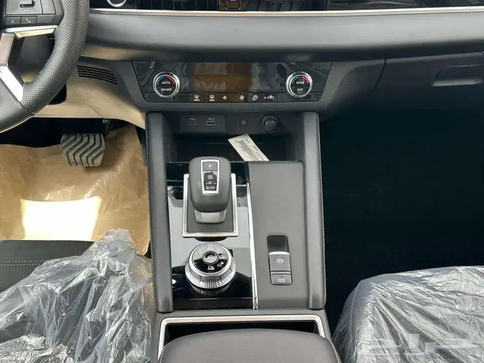 ميتسوبيشي اوتلاندر نص فل 2025 فضي سعودي 6