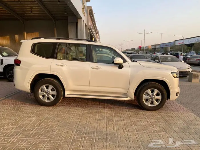 تويوتا لاند كروزر GXRL2 موديل 2025 3