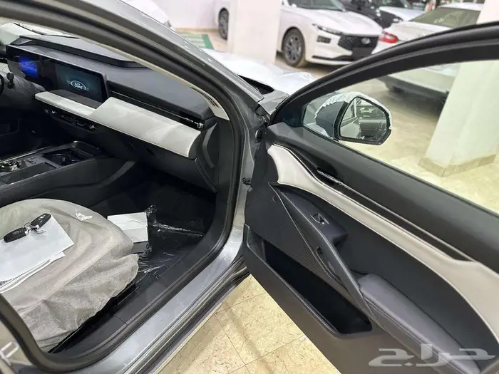 فورد تورس امبيانتي اسود ورمادي 2026 -FORD TAURUS AMBIENTE 8