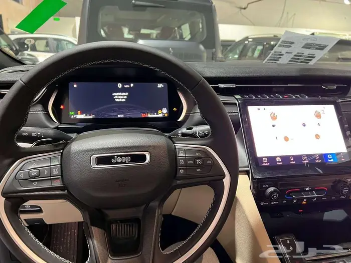 جراند شيروكي لاريدو 2025 ستاندر متاح 7 ركاب   و 5 ركاب 6