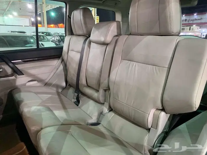 ميتسوبيشي باجيرو موديل 2017 فل كامل 12