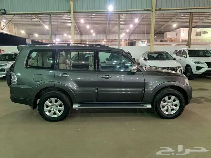 ميتسوبيشي باجيرو موديل 2017 فل كامل 4