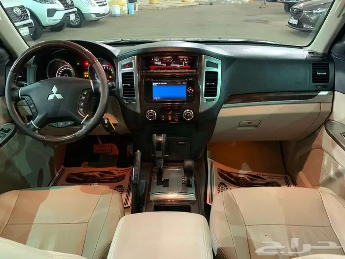 ميتسوبيشي باجيرو موديل 2017 فل كامل 8