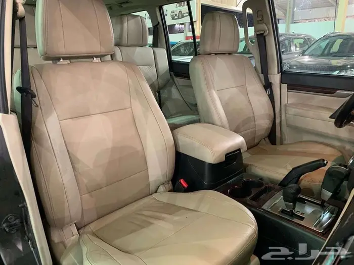 ميتسوبيشي باجيرو موديل 2017 فل كامل 14