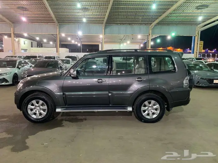 ميتسوبيشي باجيرو موديل 2017 فل كامل 6